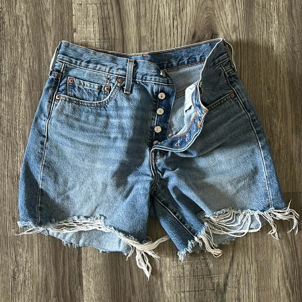 501 distressed high waisted Levi’s